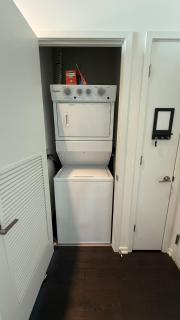 Stylish Studio Steps to Tysons Metro - Queen Bed - 1