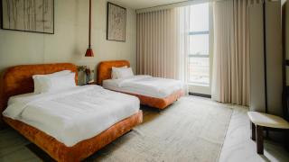 Rooftop with 2 bedrooms, 2 bathrooms, kitchen, and outdoor seating - 7