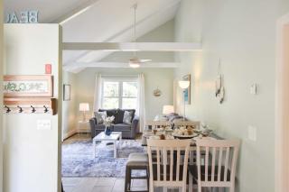 Waterfront easy access to town center - 1