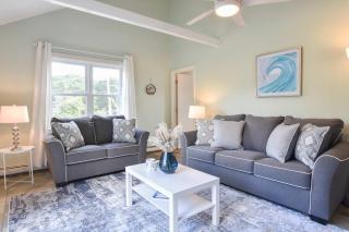 Waterfront easy access to town center - 6