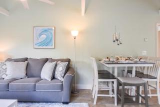 Waterfront easy access to town center - 3