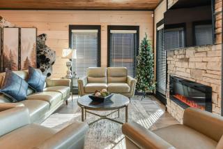 Sleeps 21 - Heated Pool - Hot Tub - Mountain Views - 7