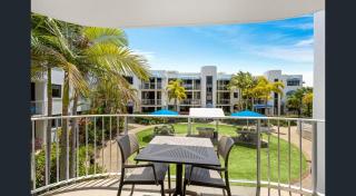 Alex Heads Beachfront Resort Living - 3