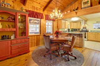 White Mountains Hideaway! Family Cabin in Lakeside - 4