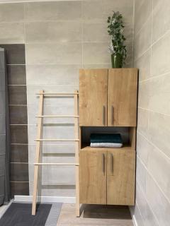 4 bedroom house and pool - 1