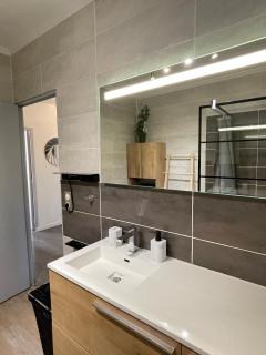 4 bedroom house and pool - 2