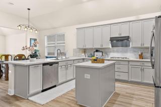 Spacious 3BR Getaway w Dedicated Office Sleeps 5 - 1