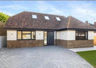 Brighton new home 2 double beds ev charger parking - 9