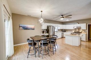 2 Mi to Arts and Design District Retreat with Yard - 9