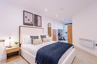 Leeds City Centre, Workspace , EV Free parking - 9