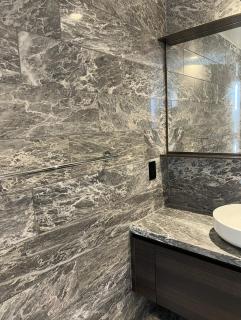 Boutique New 1-Bedroom Condo in Heart of Downtown - 4