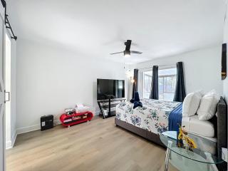 Heated Pool and spa Jacuzzi Near Disney, Universal , airport , epic universe, seaworld ,convention center with and Xbox TVs in every room ,BBQ,King bed WiFi and Coffee , espresso machine - 7