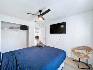 Heated Pool and spa Jacuzzi Near Disney, Universal , airport , epic universe, seaworld ,convention center with and Xbox TVs in every room ,BBQ,King bed WiFi and Coffee , espresso machine - 4