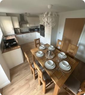 3B 6PP GreatParkTownHouse A1 J78 EV Parking WiFi - 5