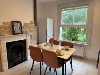 Bright Two Bedroom Flat in St Johns Wood - Londen - 0
