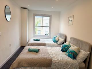 Bright Two Bedroom Flat in St Johns Wood - Londen - 1