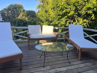 Entire 3-bedroom beachfront hous - 4