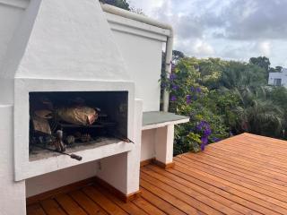 Entire 3-bedroom beachfront hous - 2