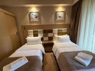 Lux Apartment in Dreamland Oasis - 4