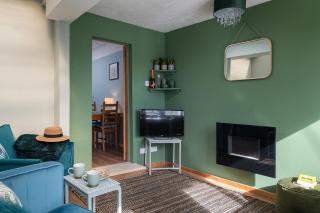 Dryw at Deanfield House Adult only Sea View Apartment in Moelfre by Lazy Days Anglesey - 3