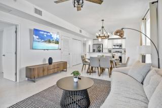 RIVER FLY IN The Merritt Launchpad Lookout View RFI 3BR KQQ Launch - 0