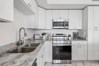 RIVER FLY IN Coastal Penthouse Panoramic Views RFI 3BR KQQ Pano - 4