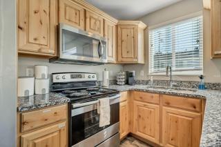 Hill Field 3 by CDH - 8