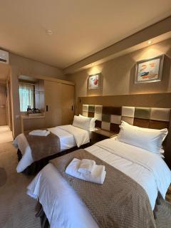 Dreamland Oasis Apartments - 6