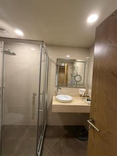 Dreamland Oasis Apartments - 5