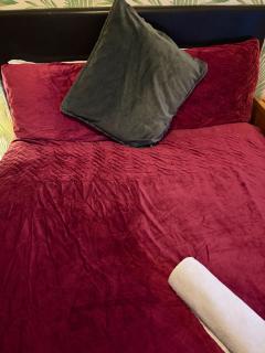 Cosy room in family home - 0