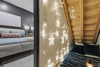 Luxury STL Oasis Sauna, Firepit, HotTub and Games - 8