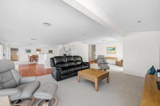 Nerissa on Newport - 8