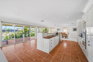 Nerissa on Newport - 7