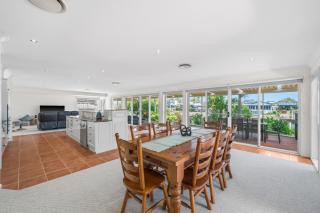 Nerissa on Newport - 5