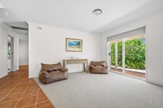 Nerissa on Newport - 4