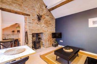 Deacon's Retreat Peak District - 0