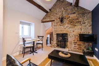 Deacon's Retreat Peak District - 9