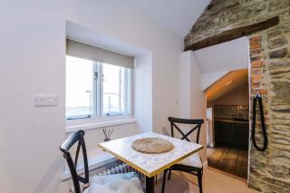 Deacon's Retreat Peak District - 8