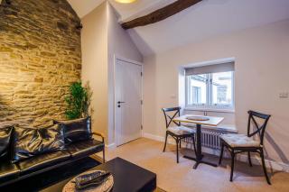 Deacon's Retreat Peak District - 6