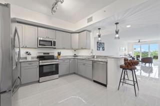 Luxury River Front Secluded Condo w Resort Amenities RFI 910 - 8