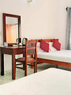 Athula Beach Front Hotel Hikkaduwa - 9