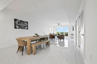 Luxury River Front Secluded Condo w Resort Amenities RFI 913 - 5