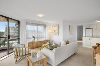 Absolute Burleigh Beachfront - Stylish 2BR Oceanview Stay - 8