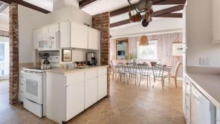 Sandpiper by AvantStay Gorgeous Beachside Home w Spacious Yard Chic Design - 1