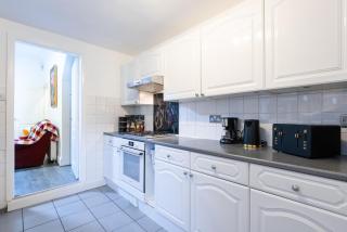 Hull 4 Bedrooms 1,5 Bathroom Jesu Snug Home Close to A63 Saltend , Hedon Rd Hull - 8