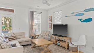 Coral By AvantStay Gorgeous Three Story Home w Two Balconies - 5