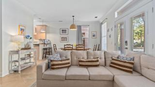 Coral By AvantStay Gorgeous Three Story Home w Two Balconies - 2