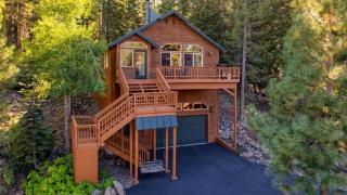 Golden Summit by AvantStay Stunning Secluded Cabin w Access to Tahoe Donner - 0