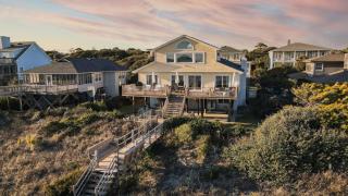 Lighthouse by AvantStay Beachfront View Home w Pool Table Ping Pong - 0