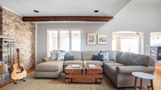 Lighthouse by AvantStay Beachfront View Home w Pool Table Ping Pong - 3